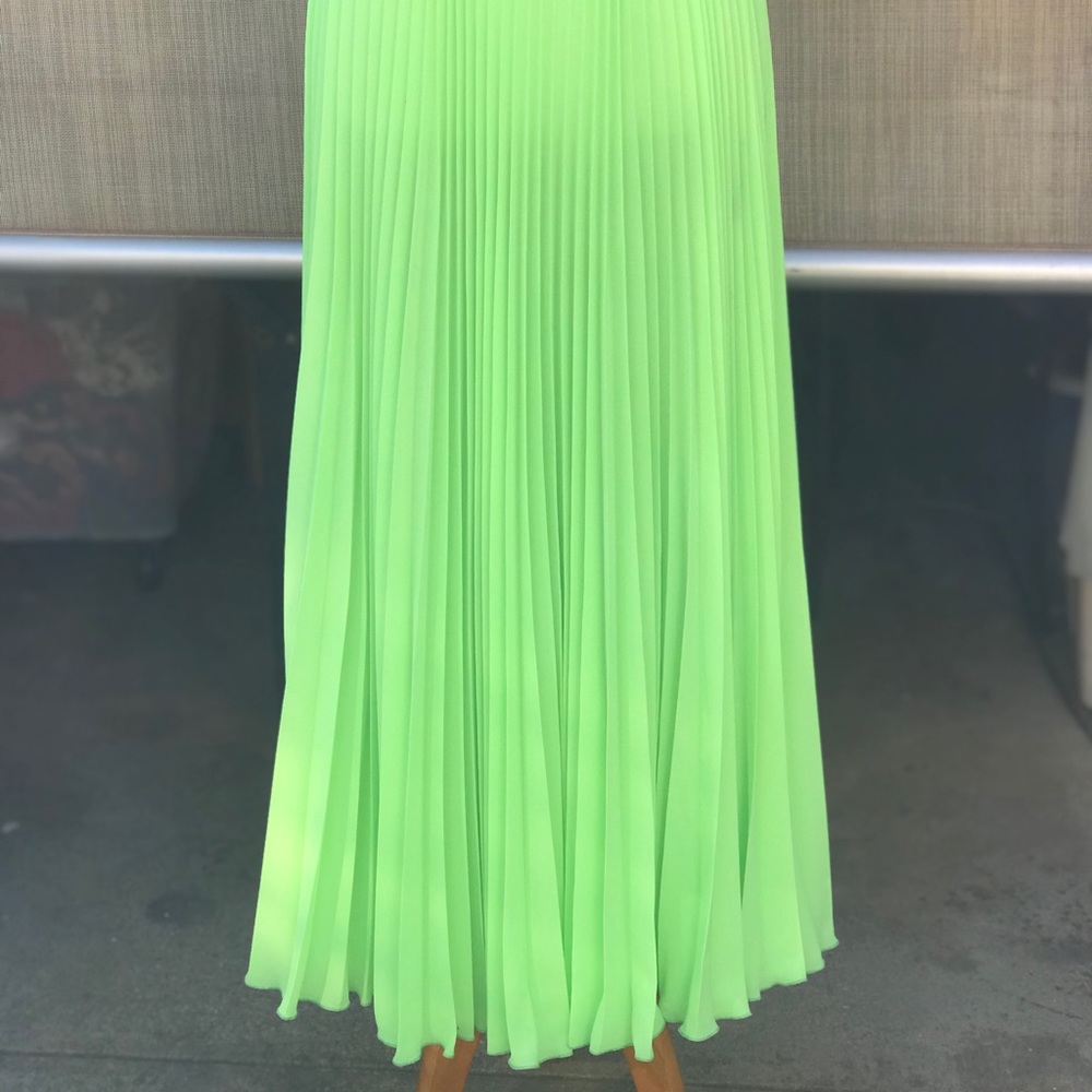 Pleated neon green skirt